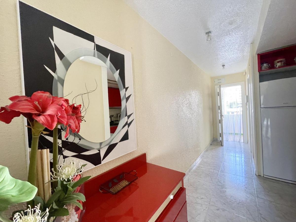 Magnificent Mediterraneo Apartment Бенидорм Экстерьер фото
